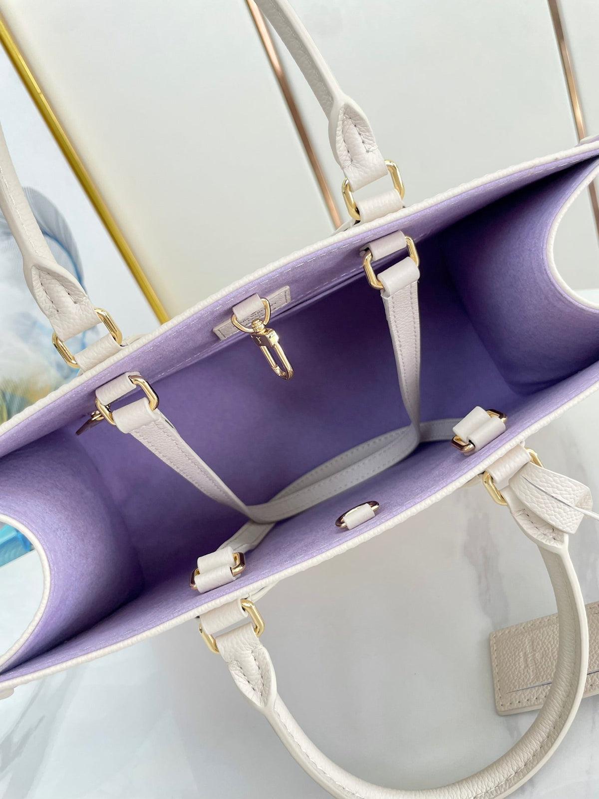 LOUIS VUITTON ONTHEGO 35 WHITE PURPLE MONOGRAM CANVAS