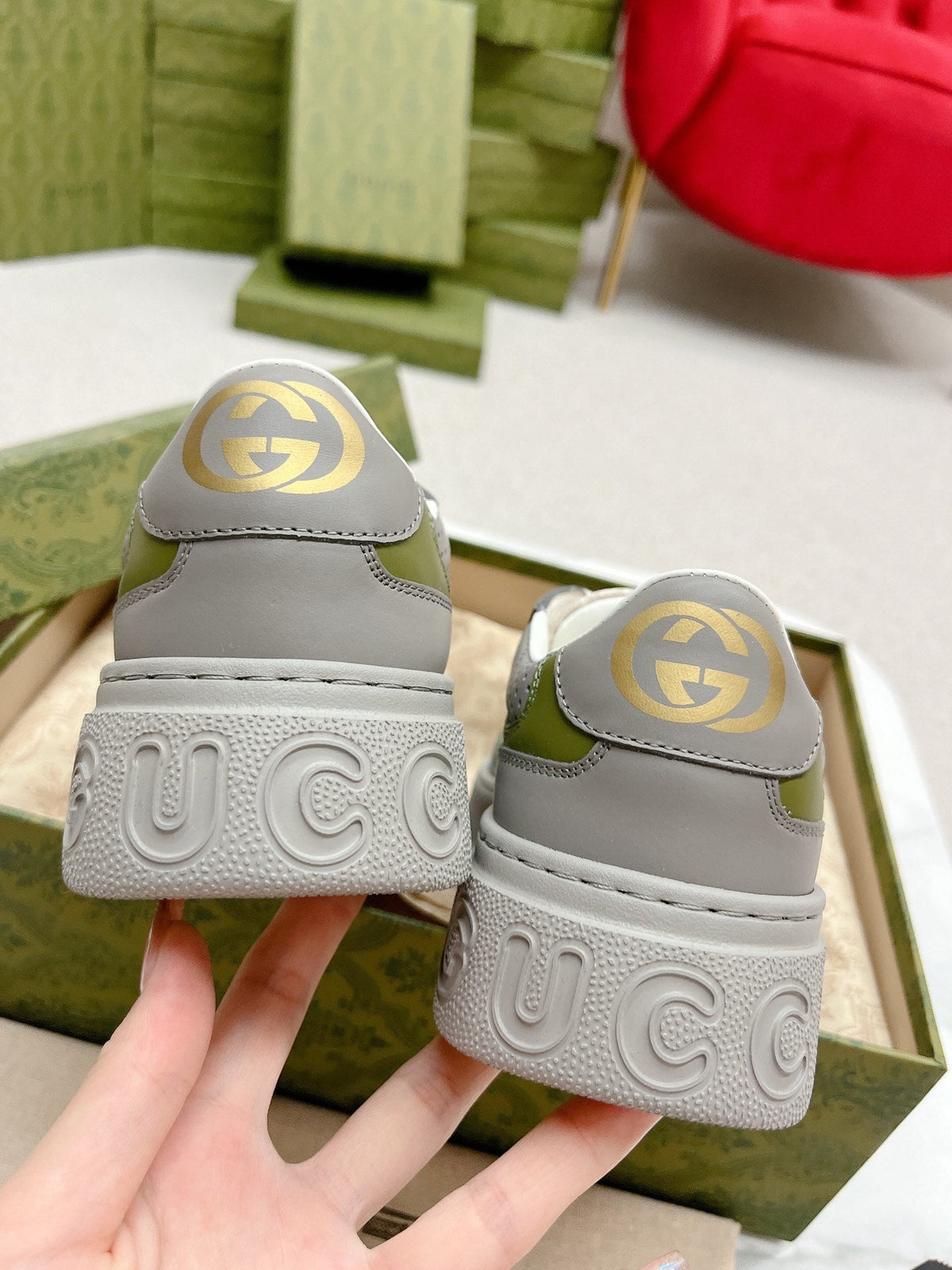 GUCCI TRAINER GRAY AND CREAMY WHITE CALFSKIN
