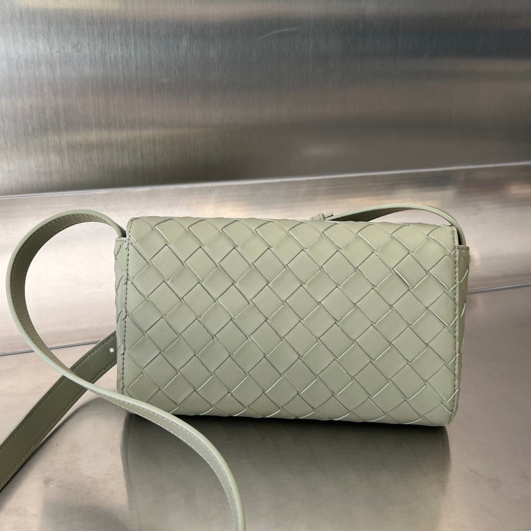BOTTEGA VENETA ANDIAMO 21 IN GRAY OLIVE LAMBSKIN