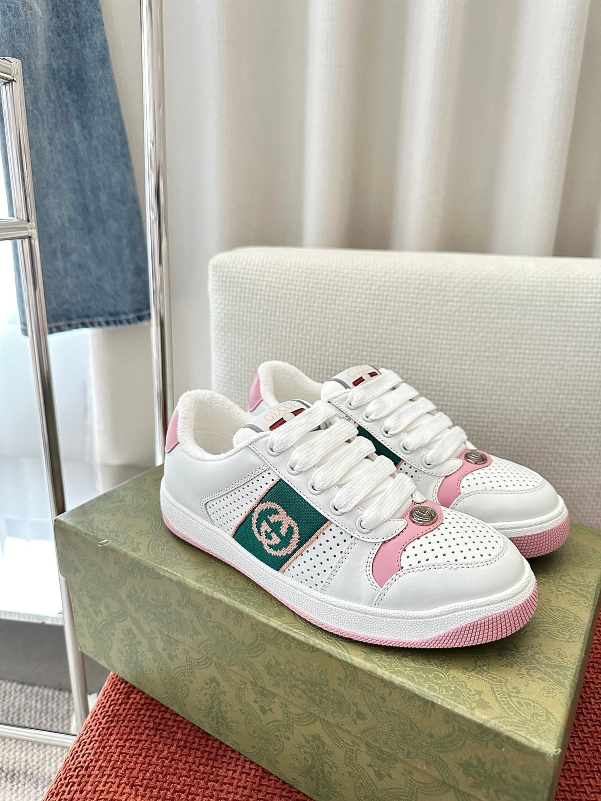 GUCCI SCREENER SNEAKER WHITE AND PINK CALFSKIN