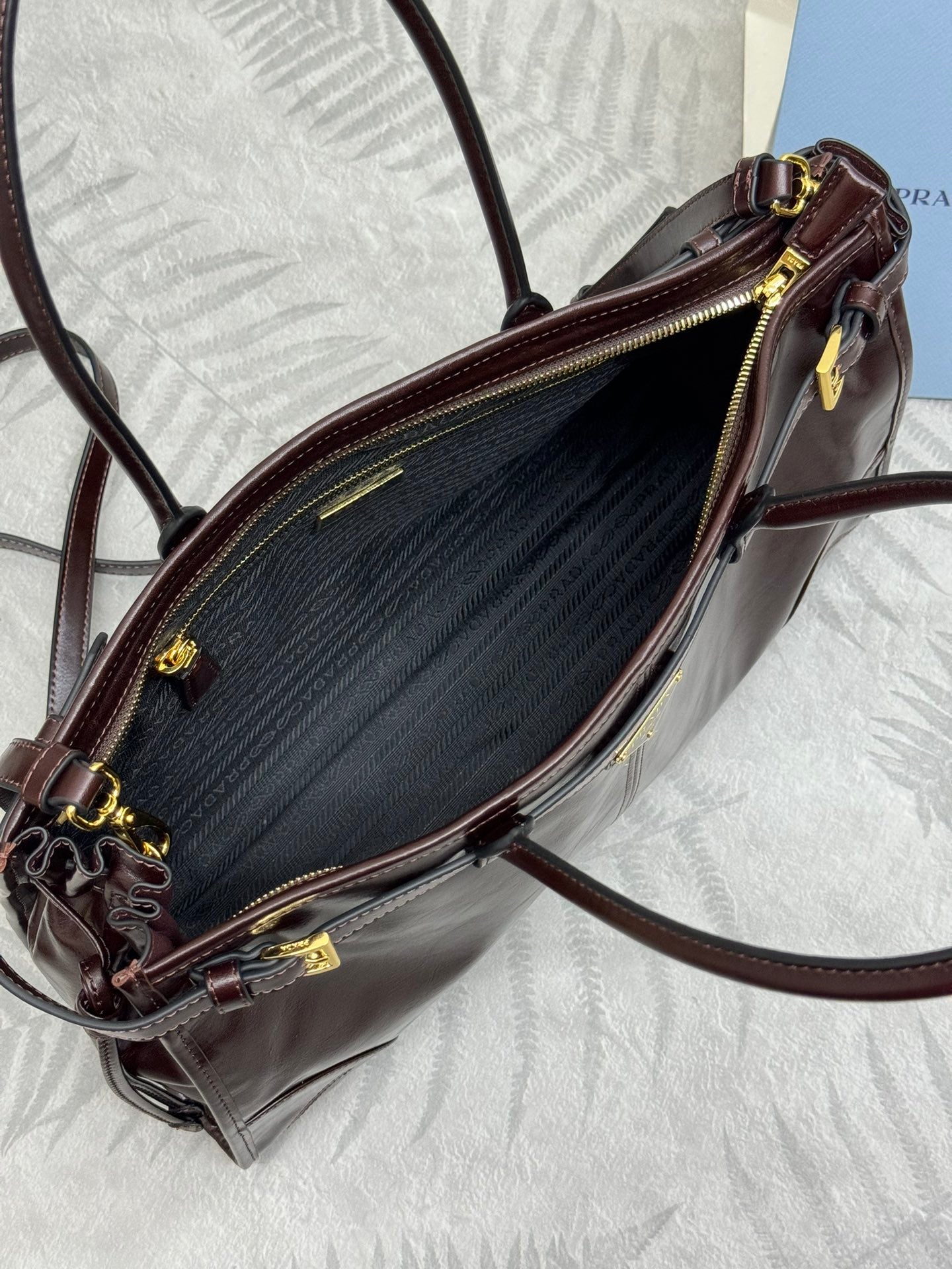 PRADA 25S BONNIE LARGE HANDBAG 38 IN RK BROWN GLOSSY CALFSKIN GOLD HARDWARE