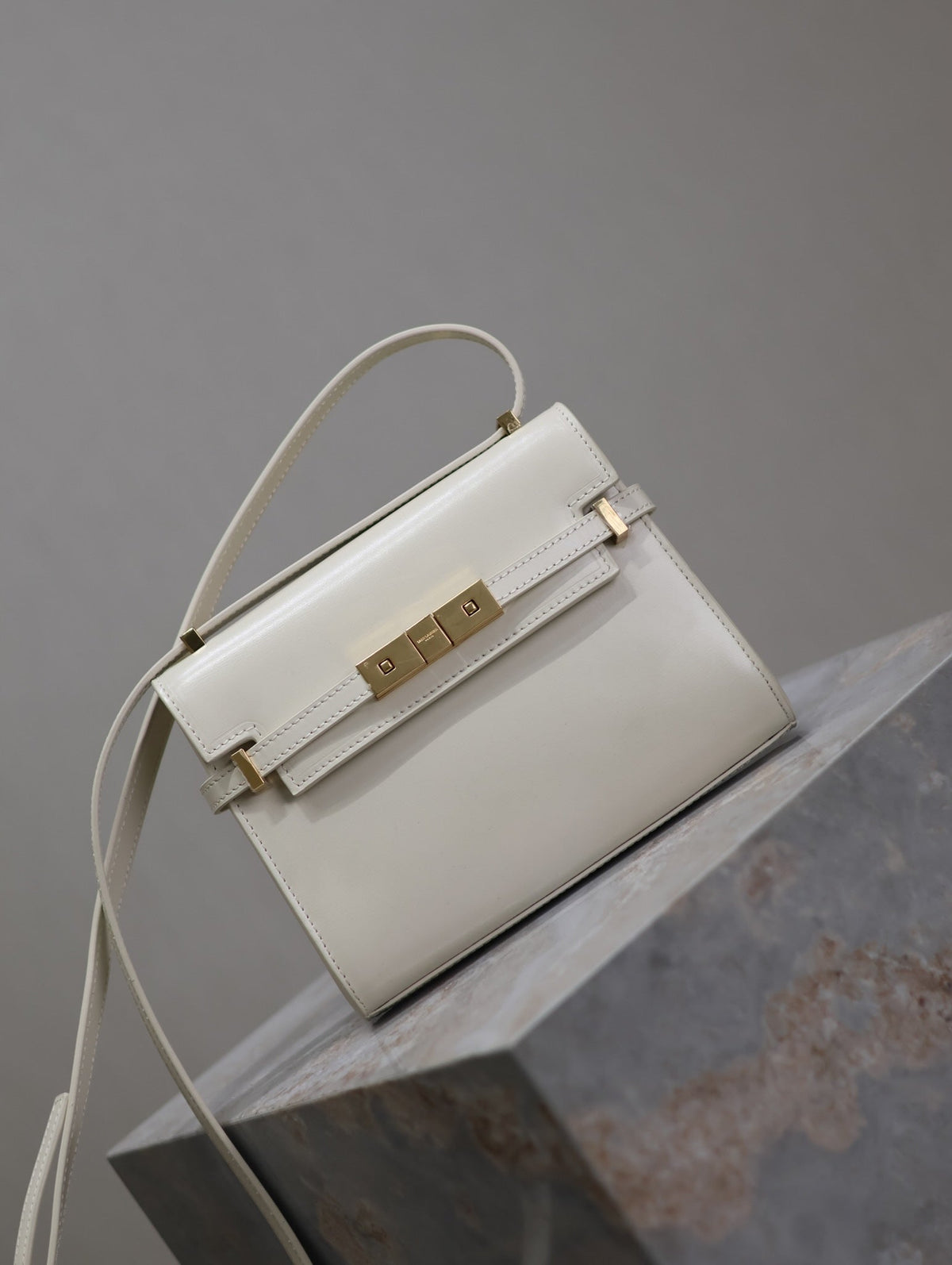 YSL 25S MINI MANHATTAN 19 IN BLANC VINTAGE CALFSKIN GOLD HARDWARE